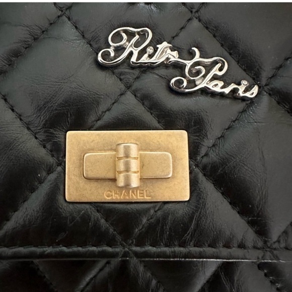 ****SOLD**** Chanel Lucky Charms Wallet on a Chain- Metiers d’ Arts 2017 - Picture 7 of 14